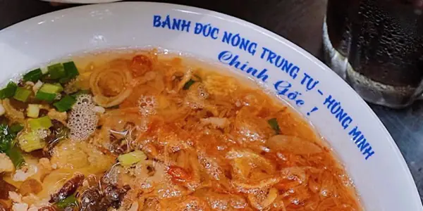 Bánh Đúc Nóng Trung Tự: Quán Ăn Vặt Phải Thử Khi Đến Hà Nội