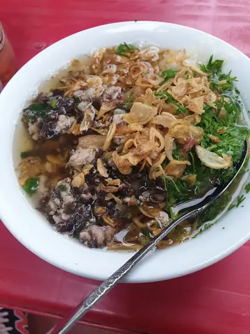 Đánh Giá Chi Tiết Quán Bánh Đúc Nóng Thanh Tùng: Trải Nghiệm Món Ăn Vặt Quen Thuộc Ở Ngõ 125 Trương Định