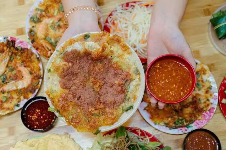 Review Bánh Ép Gia Di Huế: Địa Chỉ, Giá Cả & Trải Nghiệm Thực Tế Review Bánh Ép Gia Di Huế: Địa Chỉ, Giá Cả & Trải Nghiệm Thực Tế