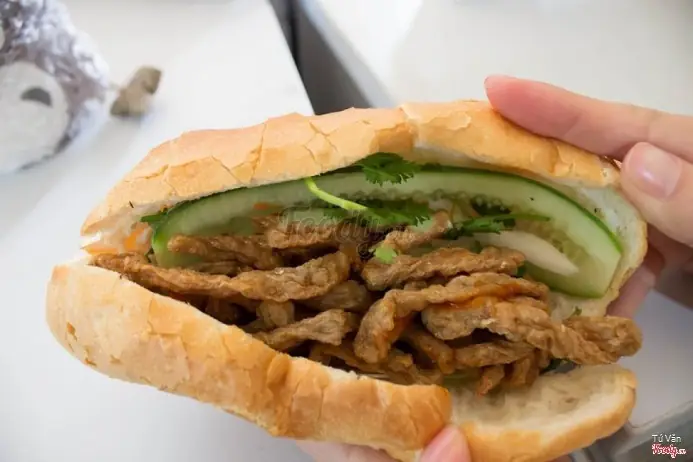 Review Bánh Mì Chả Cá Bùi Thị Xuân: Từ Chất Lượng Đến Giá Cả