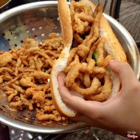 Review Bánh Mì Chả Cá Bùi Thị Xuân: Từ Chất Lượng Đến Giá Cả