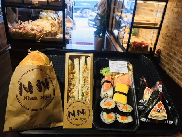 Bánh Mì Gà Nhân Ngãi Đà Lạt: Review Toàn Diện Về Hương Vị Truyền Thống 30 Năm Bánh Mì Gà Nhân Ngãi Đà Lạt: Review Toàn Diện Về Hương Vị Truyền Thống 30 Năm