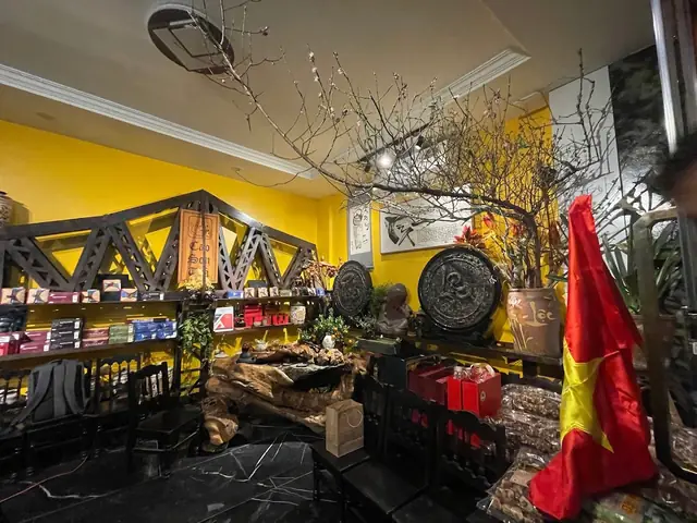 Bánh Mì Đức Long Kebab: Trải Nghiệm Ẩm Thực Fusion Độc Đáo Tại Hà Nội