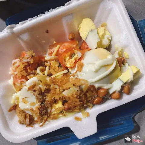 Review Bánh Tráng Chấm Chị Hai: Quán Ăn Vặt Quận 4 Có Thực Sự Ngon?