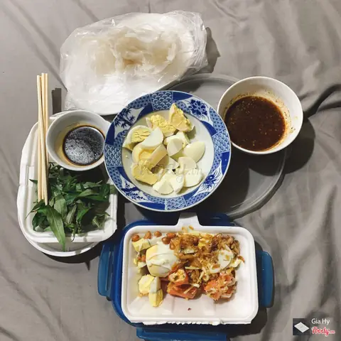 Review Bánh Tráng Chấm Chị Hai: Quán Ăn Vặt Quận 4 Có Thực Sự Ngon?