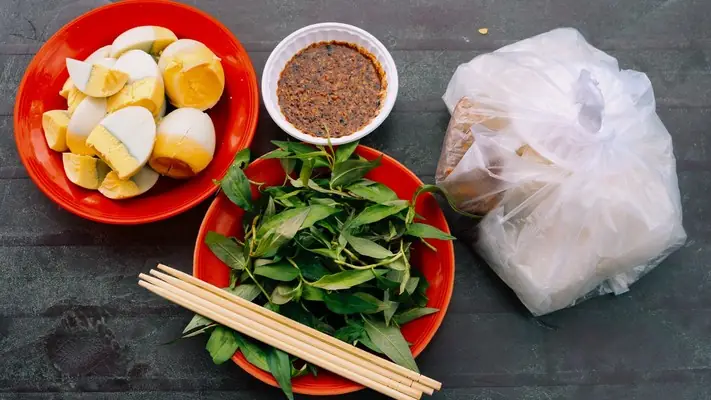 Bánh Tráng Chấm Cô Gánh: Review Chi Tiết Quán Ăn Vặt Nổi Tiếng Ở Quận 3 Bánh Tráng Chấm Cô Gánh: Review Chi Tiết Quán Ăn Vặt Nổi Tiếng Ở Quận 3