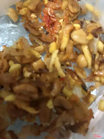 Bánh Tráng Chấm Phan Xích Long: Đánh Giá Chi Tiết Quán Ăn Vặt Cô Gánh