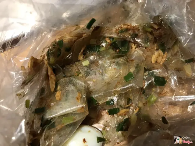 Review Quán Trái Xoài: Bánh Tráng Dẻo Mỡ Hành Đường 3/2 Có Đáng Thử?
