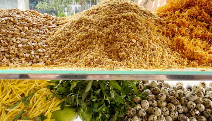 Đánh Giá Chi Tiết Bánh Tráng Trộn Cô Năm: Huyền Thoại Ăn Vặt Sài Gòn Có Đáng Thử?