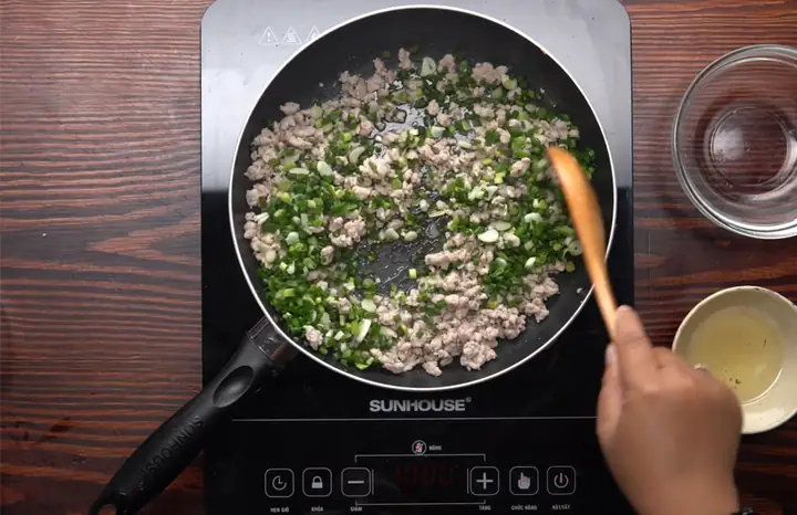 Cách Làm Bánh Tráng Trộn Thịt Bằm Mỡ Hành Tại Nhà Cách Làm Bánh Tráng Trộn Thịt Bằm Mỡ Hành Tại Nhà