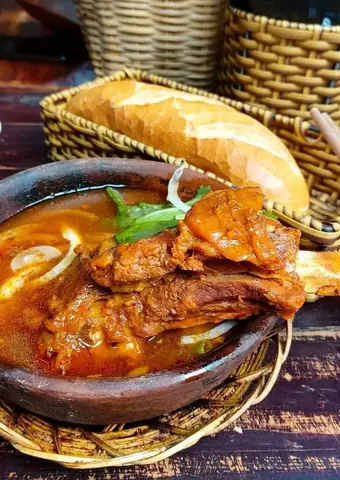 Bò Kho Gánh Sài Gòn: Đậm Đà Hương Vị Xưa