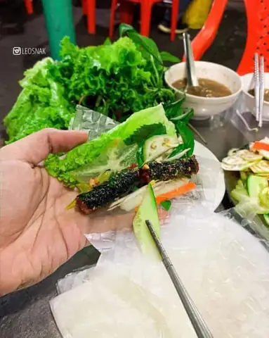 Bò Lá Lốt Đường Ray: Địa Chỉ Ăn Ngon Gần 20 Năm Ở Sài Gòn