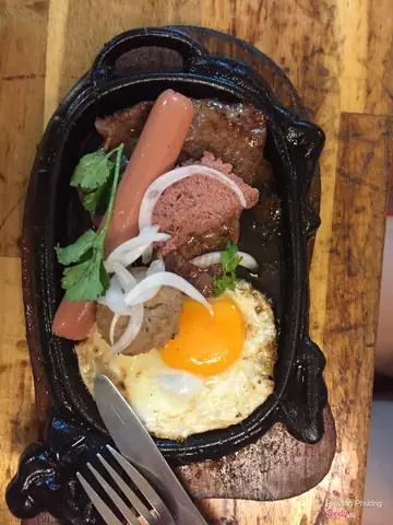 Bò Né 2 Chị Em D2: Review Quán Ăn Nổi Tiếng Quận Bình Thạnh