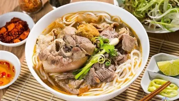 Bún Bò Huế: Hương Vị Cố Đô Và Bí Quyết Thưởng Thức Bún Bò Huế: Hương Vị Cố Đô Và Bí Quyết Thưởng Thức