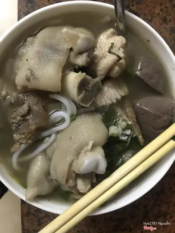 Review Quán Bún Bò Huế Hàng Cá: Trải Nghiệm Chân Thực Tại Hà Nội