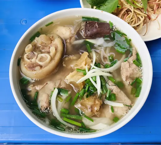 Review Quán Bún Bò Huế Thu Thùy: Ngon Đậm Đà Giữa Lòng Hà Nội