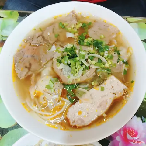 Review Bún Bò Huế Vĩ Dạ Cần Thơ: Chất Lượng Và Trải Nghiệm Thực Tế
