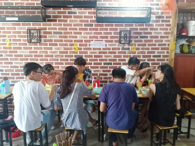 Review Bún Cá Cay Thắng Tồ Hải Phòng: Đặc Sản Cay Nồng Đậm Đà Truyền Thống