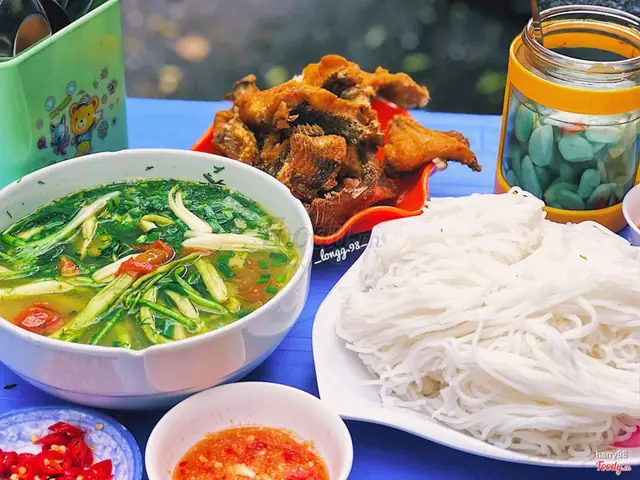 Review Quán Bún Cá Chấm Gốc Đa: Trải Nghiệm Hương Vị Đặc Trưng Hà Nội Review Quán Bún Cá Chấm Gốc Đa: Trải Nghiệm Hương Vị Đặc Trưng Hà Nội