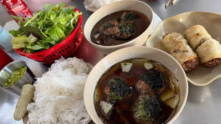 Bún Chả 41 Cửa Đông Hà Nội: Đánh Giá Toàn Diện Từ Khách Quan Thực Tế