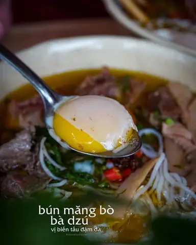 Bún Măng Bò Bà Dzú: Đánh Giá Chi Tiết Về Ẩm Thực Đường Phố Sài Gòn