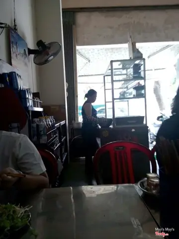 Review Quán Bún Riêu Lê Hồng Phong: Hương Vị Đậm Đà Ở Đà Nẵng