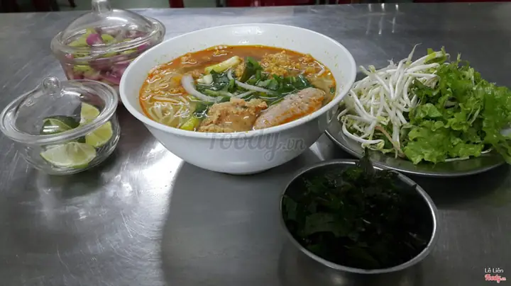 Review Quán Bún Riêu Lê Hồng Phong: Hương Vị Đậm Đà Ở Đà Nẵng