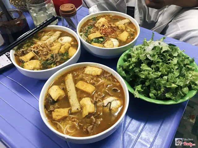 Review Chi Tiết Quán Bún Riêu Ngõ Đình Đại: Chất Lượng Thật Hay Chỉ 'hot' Một Thời?