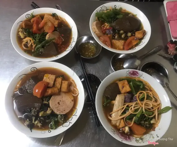 Bún Riêu Võ Văn Tần: Quán Cổ Tích Giữa Lòng Sài Gòn Bún Riêu Võ Văn Tần: Quán Cổ Tích Giữa Lòng Sài Gòn