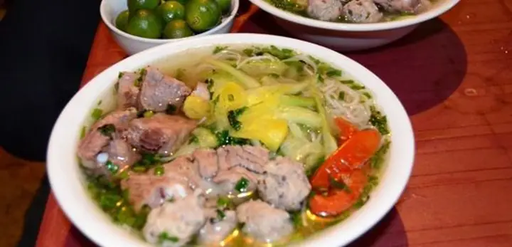 Đánh Giá Chi Tiết Quán Bún Sườn Chua Xã Đàn: Trải Nghiệm Thực Tế Và Phân Tích Toàn Diện