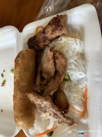 Bún Thịt Nướng Quán 339: Đánh Giá Chi Tiết Quán Ăn Bình Dân Ngon Ở Quận 10 Bún Thịt Nướng Quán 339: Đánh Giá Chi Tiết Quán Ăn Bình Dân Ngon Ở Quận 10