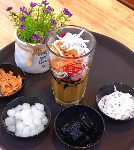 Review Chi Tiết Cà Phê Cốt Dừa Cô Hạnh Hải Phòng: Điểm Đến Không Thể Bỏ Quê