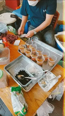 Review Chi Tiết Cà Phê Cốt Dừa Cô Hạnh Hải Phòng: Điểm Đến Không Thể Bỏ Quê