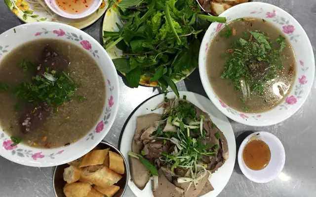 Cháo Lòng Võ Thị Sáu Là Gì? Hướng Dẫn Nấu Ngon Chuẩn Vị Tại Nhà