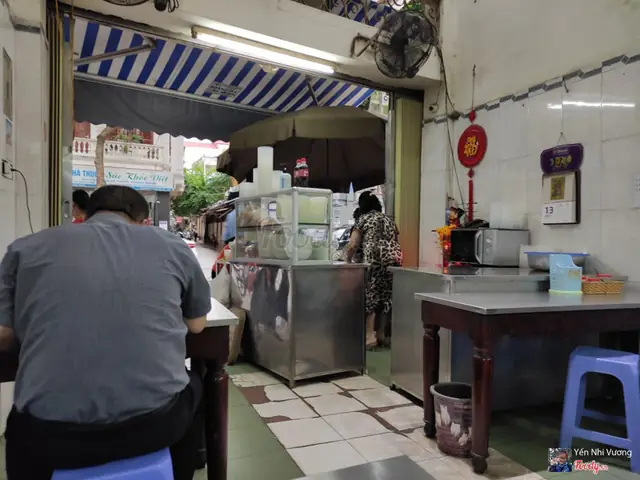 Cháo Trai Trần Xuân Soạn: Review Chi Tiết Quán Ăn Nổi Tiếng Ở Hà Nội