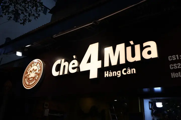 Chè 4 Mùa Hàng Cân: Đánh Giá Chi Tiết Về Quán Chè Truyền Thống Ở Phố Cổ Hà Nội