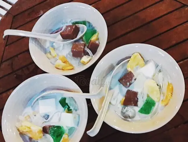 Chè Sầu Liên Đà Nẵng: Hành Trình Khám Phá Món Ngon Gây Nghiện Từ Một Quán Vỉa Hè