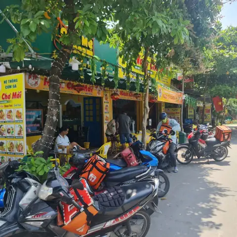 Cơm Gà Nam Chợ Mới: Đánh Giá Toàn Diện Về Hương Vị Dân Dã Cơm Gà Nam Chợ Mới: Đánh Giá Toàn Diện Về Hương Vị Dân Dã