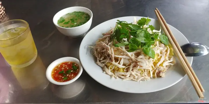 Cơm Gà Phú Yên: Hương Vị Miền Trung Đậm Đà Và Cách Làm Chuẩn