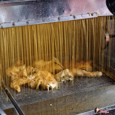 Review Cơm Gà Xối Mỡ Su Su: Quán Ăn Ngon Giá Rẻ Ở Quận 1 Review Cơm Gà Xối Mỡ Su Su: Quán Ăn Ngon Giá Rẻ Ở Quận 1