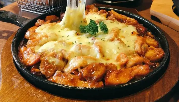 Don Chicken Lê Đại Hành: Đánh Giá Chi Tiết Nhà Hàng Gà Nướng Hàn Quốc