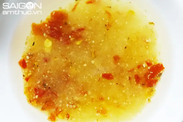 Gà Hấp Muối Lão Mã: Món Ăn Đặc Trưng Chợ Lớn