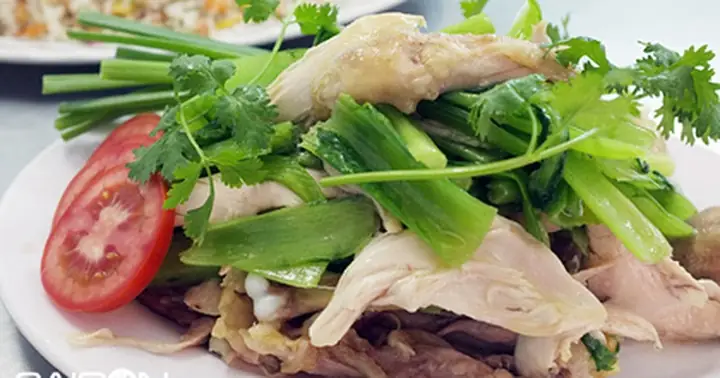 Gà Hấp Muối Lão Mã: Món Ăn Đặc Trưng Chợ Lớn