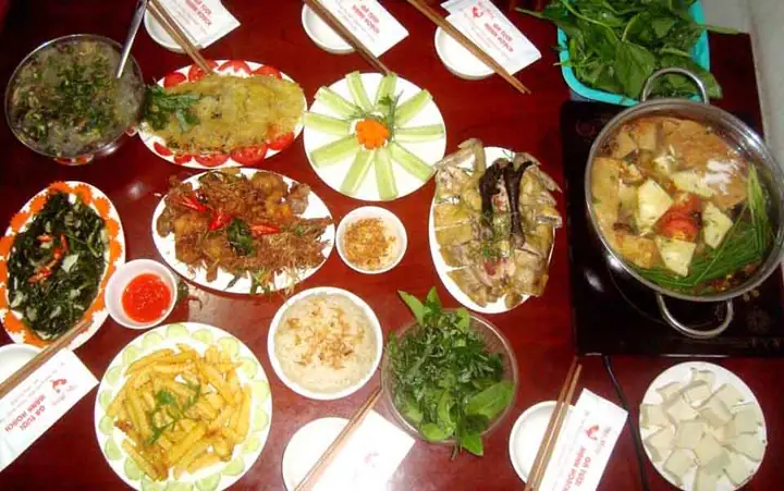 Nhà Hàng Gà Mạnh Hoạch Hải Phòng: Đánh Giá Chi Tiết Về Ẩm Thực Và Dịch Vụ