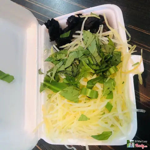 Gỏi Khô Bò Ông Năm: Đánh Giá Chi Tiết Quán Ăn Phong Cách Việt Nổi Tiếng Ở Quận 1