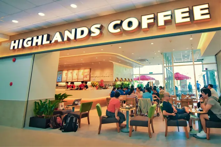 Review Highland Coffee Lý Thường Kiệt: Trải Nghiệm Cà Phê Đẳng Cấp Giữa Lòng Thành Phố