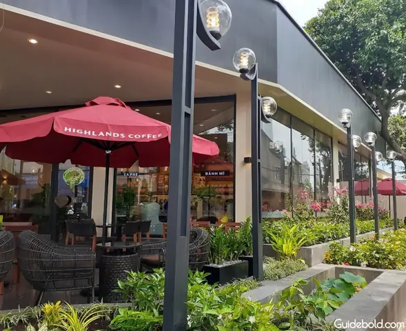 Review Highland Coffee Lý Thường Kiệt: Trải Nghiệm Cà Phê Đẳng Cấp Giữa Lòng Thành Phố