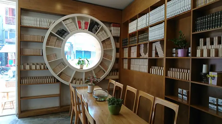 Highlands Coffee Nguyễn Thái Học: Đánh Giá Chi Tiết Từ Không Gian Đến Chất Lượng