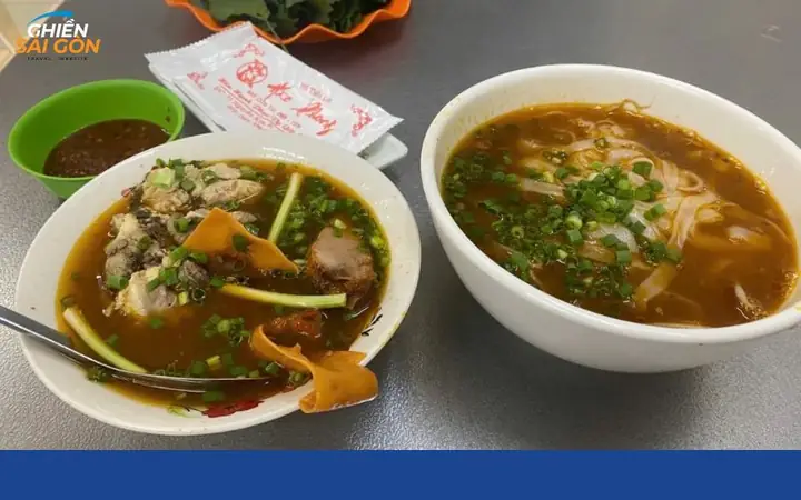 Đánh Giá Chi Tiết Quán Hủ Tiếu Dê Hào Phong: Trải Nghiệm 20 Năm Lâu Đời