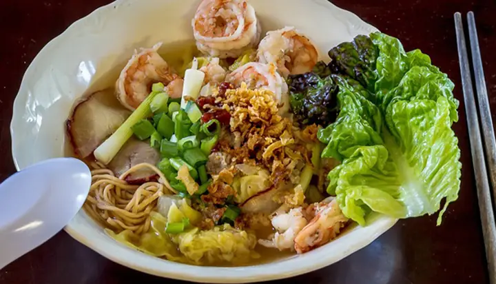 Đánh Giá Quán Hủ Tiếu Mì Chợ Lớn: Trải Nghiệm Ăn Uống Tại Phú Lâm